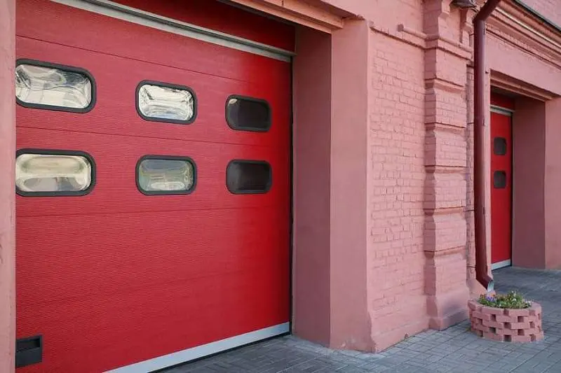 Ворота для автосервиса